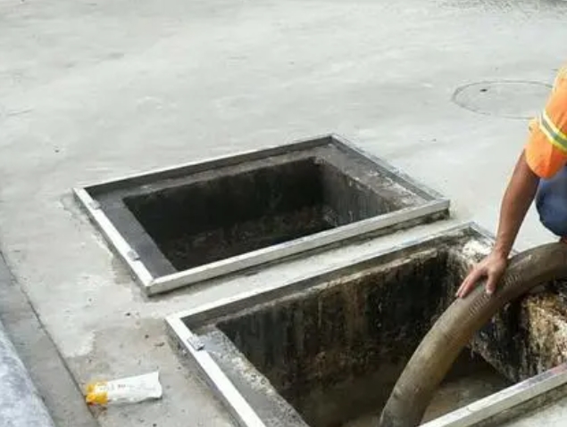 鹿寨化粪池清理
